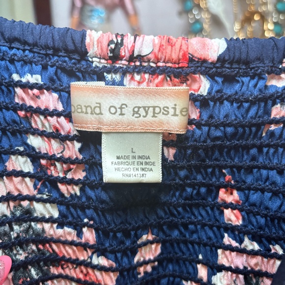 Band of Gypsies Navy and Pink Floral Romper Size L - Picture 2 of 4